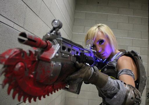 Gears of War 3 - Косплей Ани Страуд (Meagan Vanburkleo and Jessica Nigri) UPD